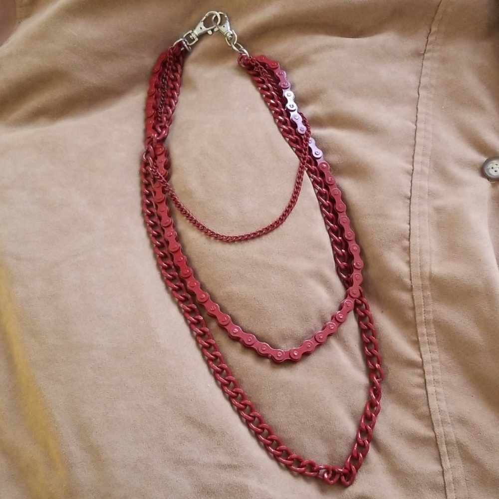 Hot Topic 3 Tiered Bike Chain Red Necklace Heavy